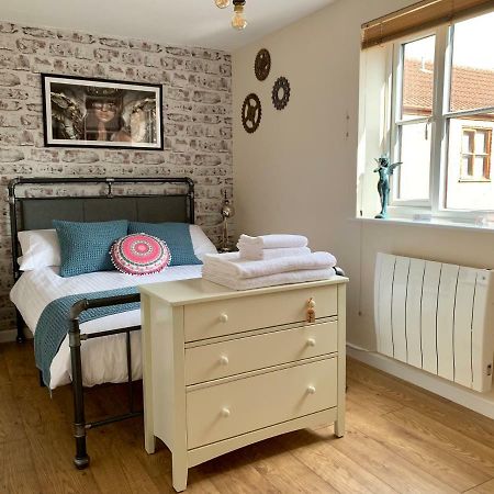 Pristine Apartment In The Centre Of Glastonbury Buitenkant foto