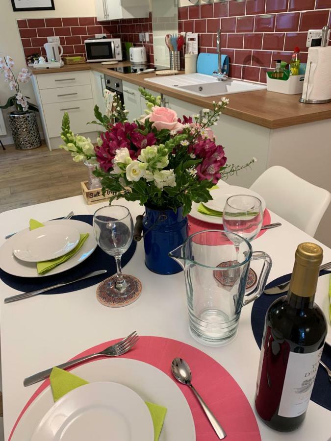 Pristine Apartment In The Centre Of Glastonbury Buitenkant foto
