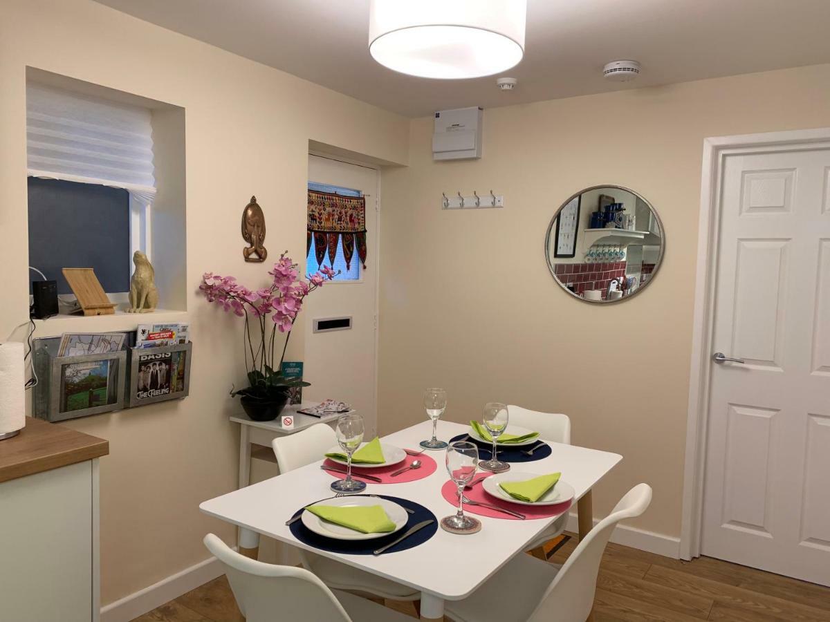Pristine Apartment In The Centre Of Glastonbury Buitenkant foto