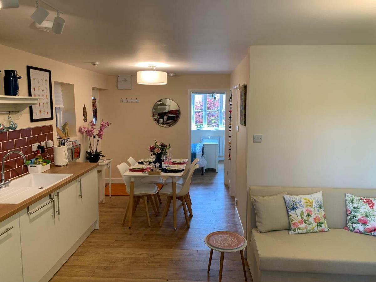 Pristine Apartment In The Centre Of Glastonbury Buitenkant foto