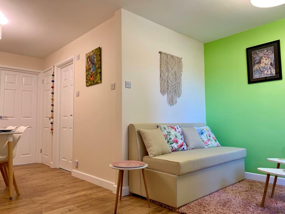 Pristine Apartment In The Centre Of Glastonbury Buitenkant foto